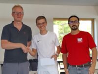 Neil Albrecht gewinnt letztes Freiluftblitz und die Gesamtwertung